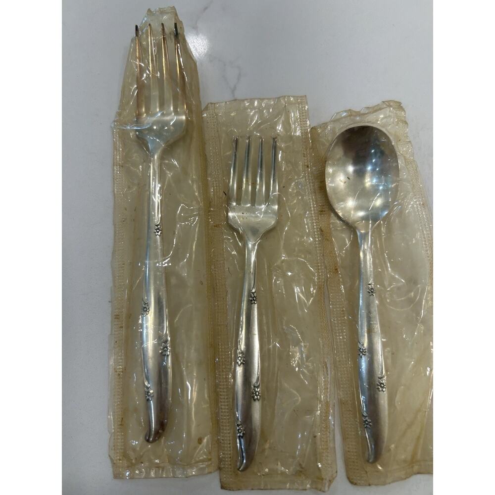 Set Of 4 60s Oneida Community Silverplate SILVER FLOWERS Youth Knife Forks Spoon - Picture 5 of 8
